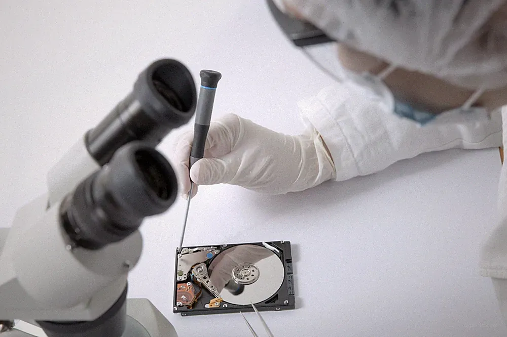 PROFESSIONAL DATA RECOVERY SERVICE FOR HARD DRIVES, RAIDS, MEMORY CARD DEVICES