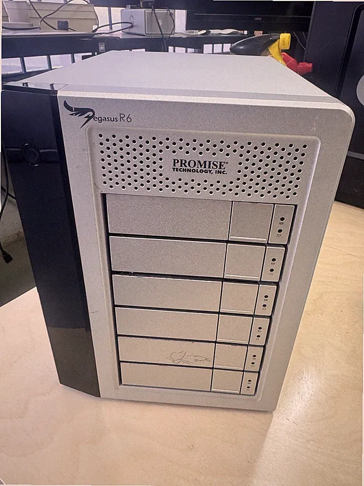 Promise Pegasus R6 Thunderbolt 2 RAID Storage 6-Bay Enclosure