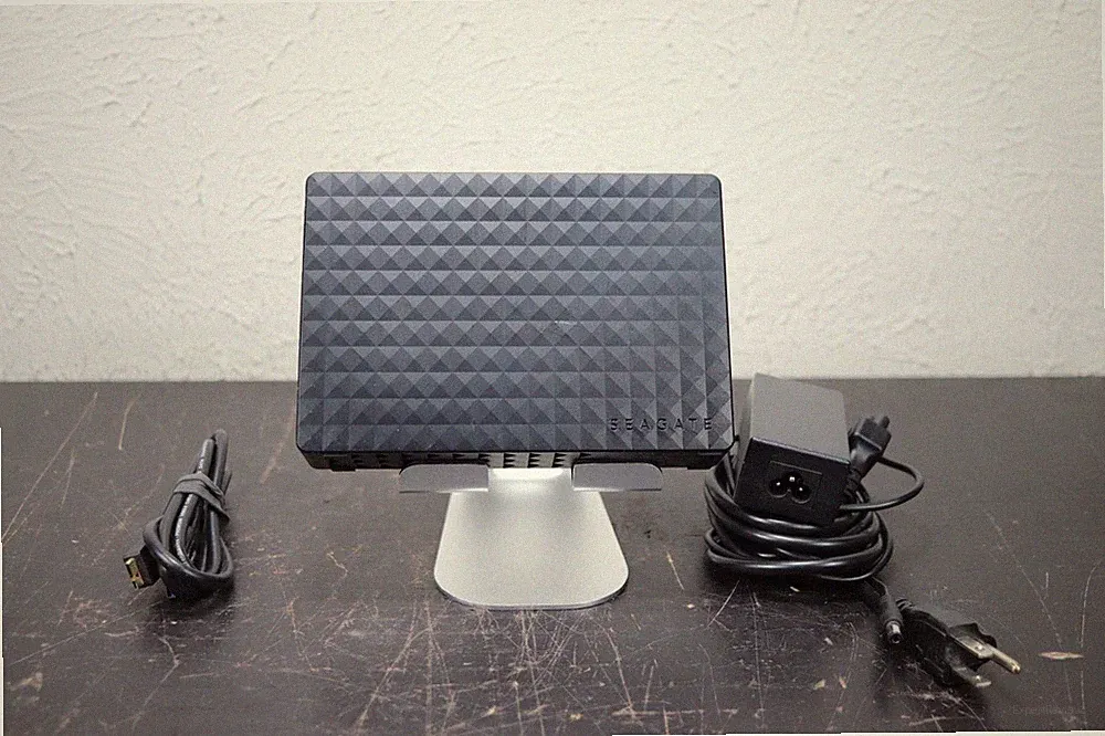 Seagate Expansion Desktop External Hard Drive 3TB Model: SRD00F2 USB & Adapter