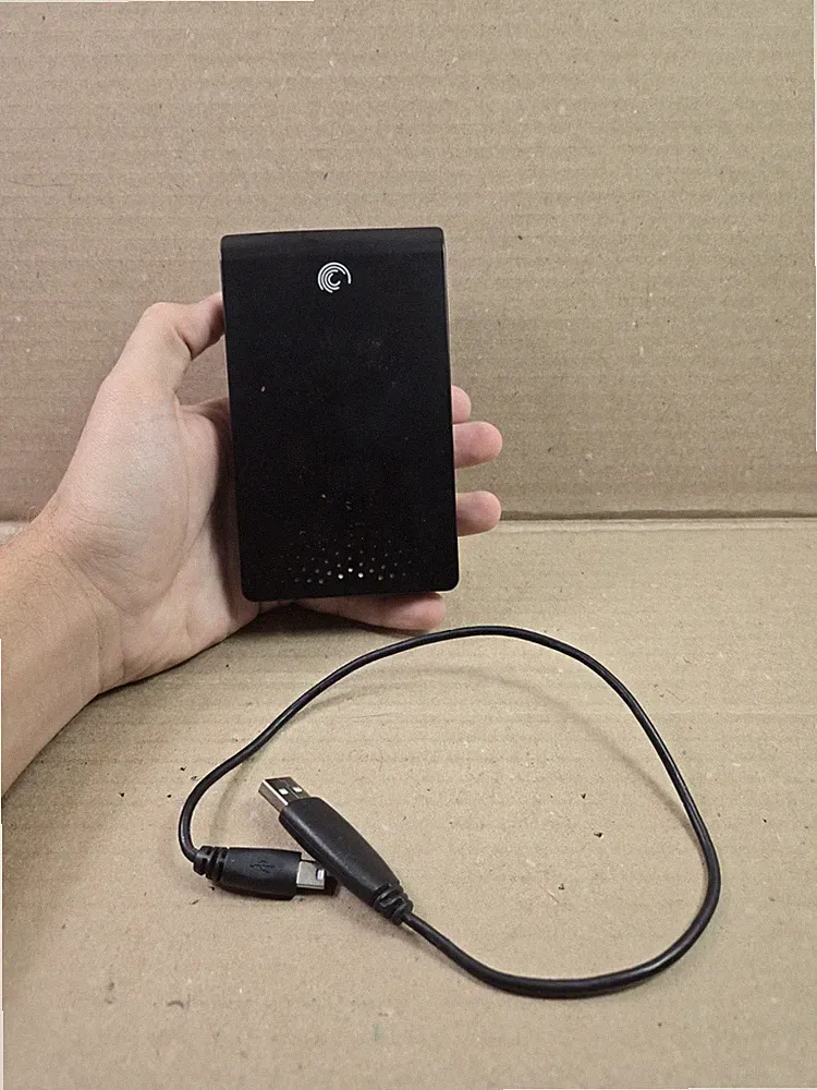 Seagate FreeAgent Go 750GB 2.5 Inch External Hard Drive Used Condition Tested