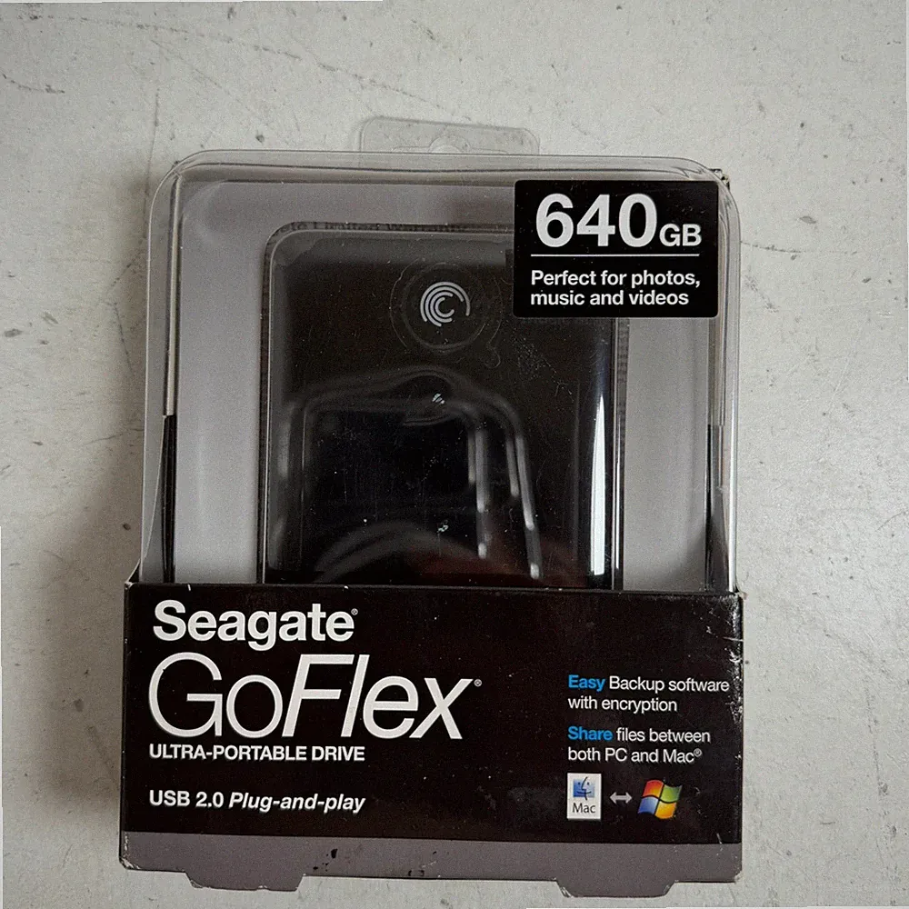Seagate GoFlex STAA640600 Black 640 GB USB 2.0 2.5" Portable External Hard Drive