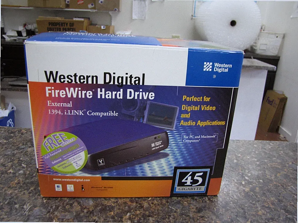 Western Digital FireWire External 1394 Hard Drive 45GB for PC & MAC in Box- MO19